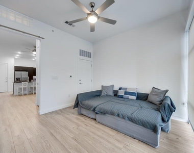 4801 Springdale Rd - Photo Thumbnail 17