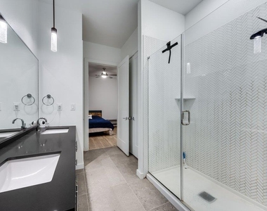 4801 Springdale Rd - Photo Thumbnail 20