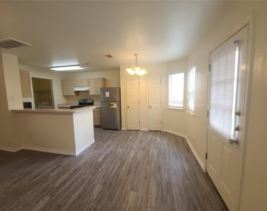 132 Cedargrove - Photo Thumbnail 3