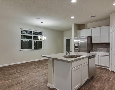 309 Naset Dr - Photo Thumbnail 9