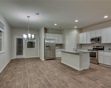 309 Naset Dr - Photo Thumbnail 5
