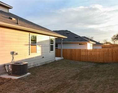309 Naset Dr - Photo Thumbnail 31