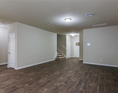 309 Naset Dr - Photo Thumbnail 12
