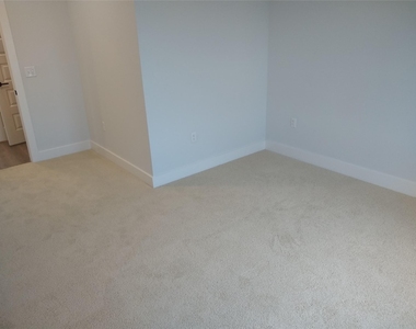 2220 Webberville Rd - Photo Thumbnail 10