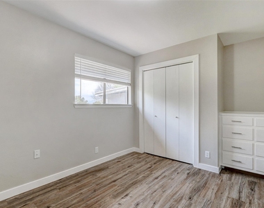 820 Stadium Dr - Photo Thumbnail 20