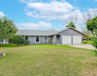 820 Stadium Dr - Photo Thumbnail 1