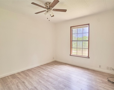 23393 Nameless Rd - Photo Thumbnail 5