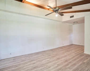 23393 Nameless Rd - Photo Thumbnail 3