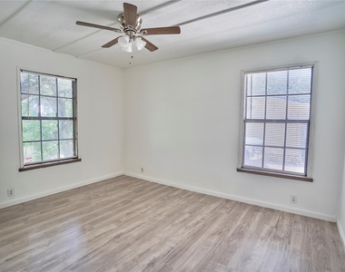 23393 Nameless Rd - Photo Thumbnail 4