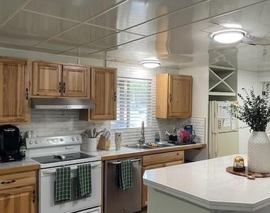 128 Park Dr - Photo Thumbnail 8