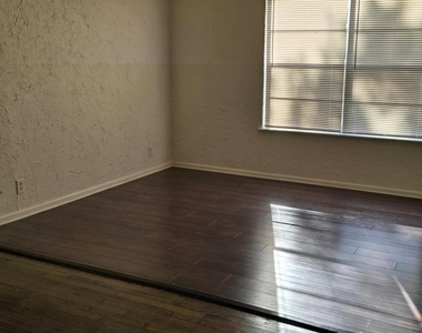 5408 Joe Sayers Ave - Photo Thumbnail 9