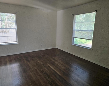 5408 Joe Sayers Ave - Photo Thumbnail 3