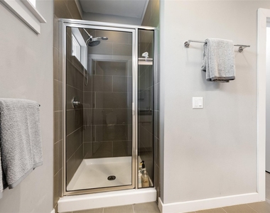 301 W. Stassney Ln - Photo Thumbnail 19