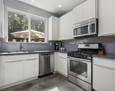 301 W. Stassney Ln - Photo Thumbnail 11