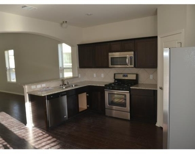 9900 Milla Cir - Photo Thumbnail 4