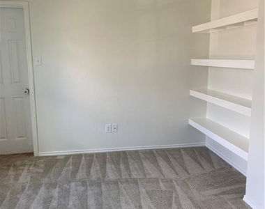 14320 Lake Victor Dr - Photo Thumbnail 14