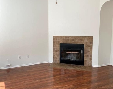 14320 Lake Victor Dr - Photo Thumbnail 4