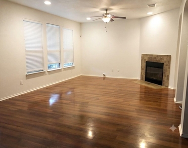 14320 Lake Victor Dr - Photo Thumbnail 3