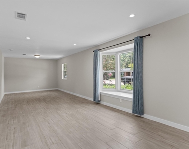 7707 Robalo Rd - Photo Thumbnail 5