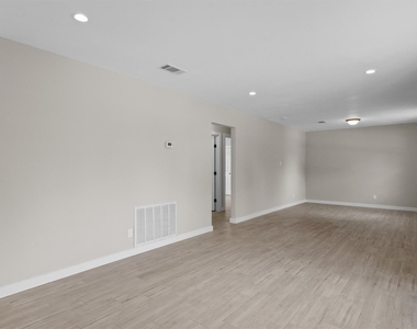 7707 Robalo Rd - Photo Thumbnail 4