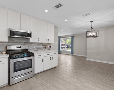 7707 Robalo Rd - Photo Thumbnail 10