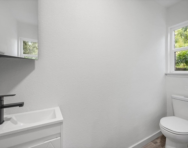6413 Chimney Creek Cir - Photo Thumbnail 17