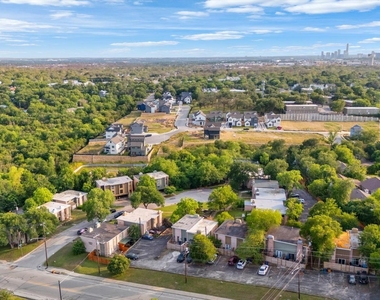 6413 Chimney Creek Cir - Photo Thumbnail 21