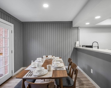 6413 Chimney Creek Cir - Photo Thumbnail 8