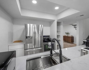 6413 Chimney Creek Cir - Photo Thumbnail 7