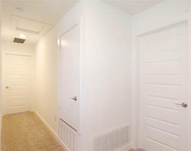 7417 Sagira Path - Photo Thumbnail 14