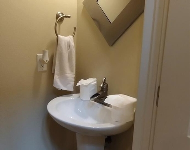500 Kenniston Dr - Photo Thumbnail 19