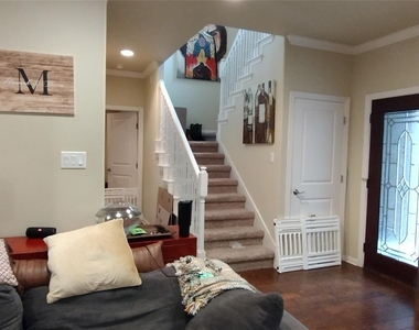 500 Kenniston Dr - Photo Thumbnail 1