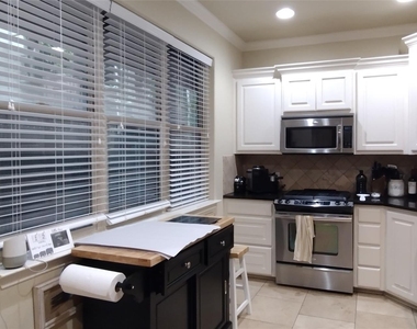 500 Kenniston Dr - Photo Thumbnail 9