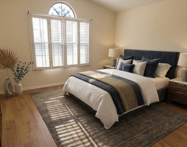 335 Hickory Hollow Drive N - Photo Thumbnail 5