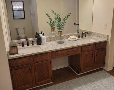 335 Hickory Hollow Drive N - Photo Thumbnail 7