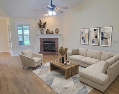 335 Hickory Hollow Drive N - Photo Thumbnail 4