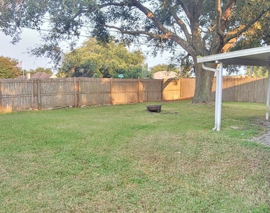 335 Hickory Hollow Drive N - Photo Thumbnail 11