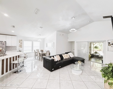 13752 Goodson Place - Photo Thumbnail 4