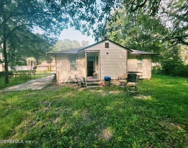 5020 Campenella Drive - Photo Thumbnail 5