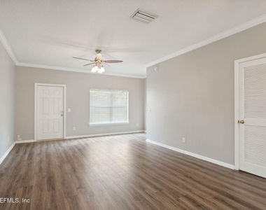 574 Southbranch Drive - Photo Thumbnail 6