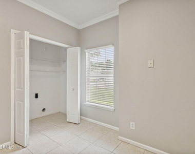 574 Southbranch Drive - Photo Thumbnail 18