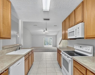 9205 Redtail Drive - Photo Thumbnail 6