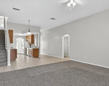 9205 Redtail Drive - Photo Thumbnail 2