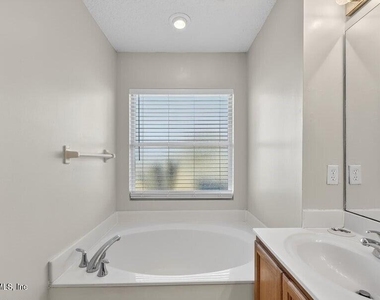 9205 Redtail Drive - Photo Thumbnail 22