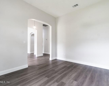 557 Grand Parke Drive - Photo Thumbnail 20