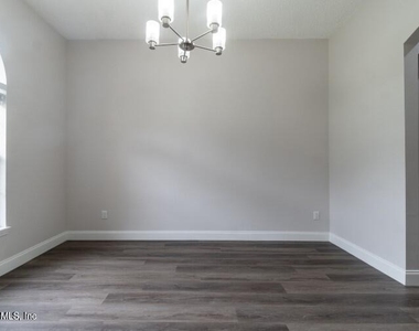 557 Grand Parke Drive - Photo Thumbnail 13
