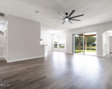 557 Grand Parke Drive - Photo Thumbnail 2