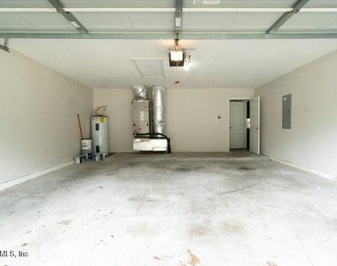 557 Grand Parke Drive - Photo Thumbnail 28