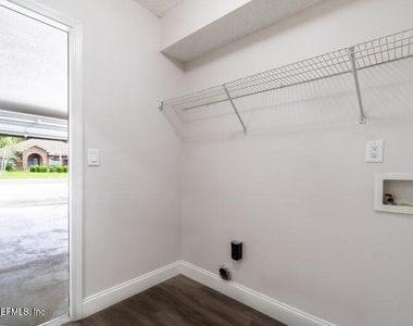 557 Grand Parke Drive - Photo Thumbnail 27