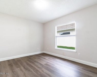 557 Grand Parke Drive - Photo Thumbnail 24